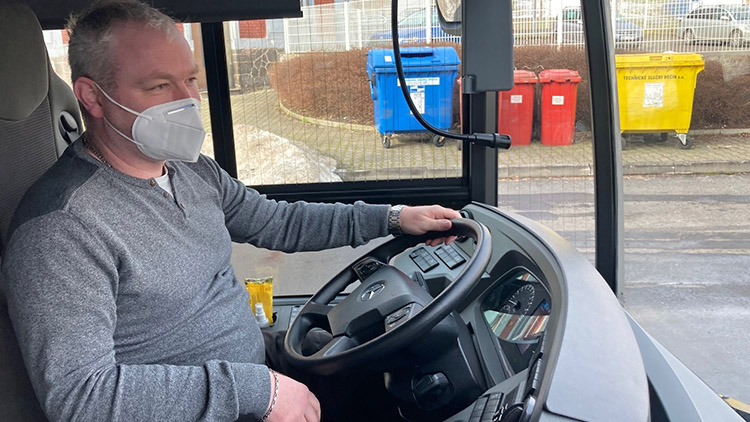 Jak je to s proticovidovými opatřeními v autobusech?