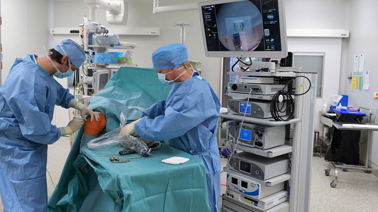 K operacím kloubů poslouží nová artroskopická věž