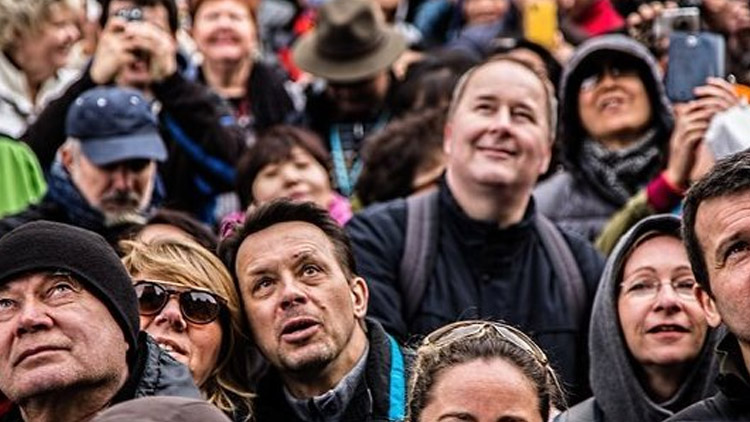 Kde nejsou lidé, chybí vše. Zachrání nás migranti?