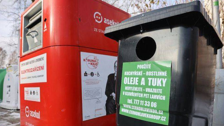 První kontejnery pro sběr oleje