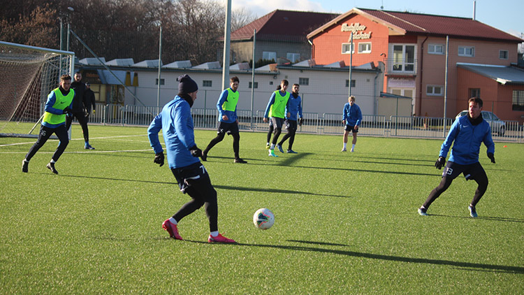 Nemrava zůstává, Pernica ne