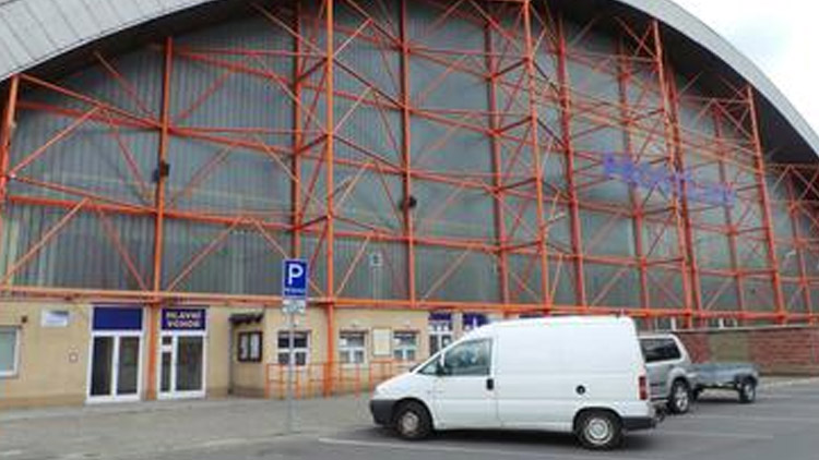 Změny na zimáku! Vyhřívané sedačky  a růžový stadion