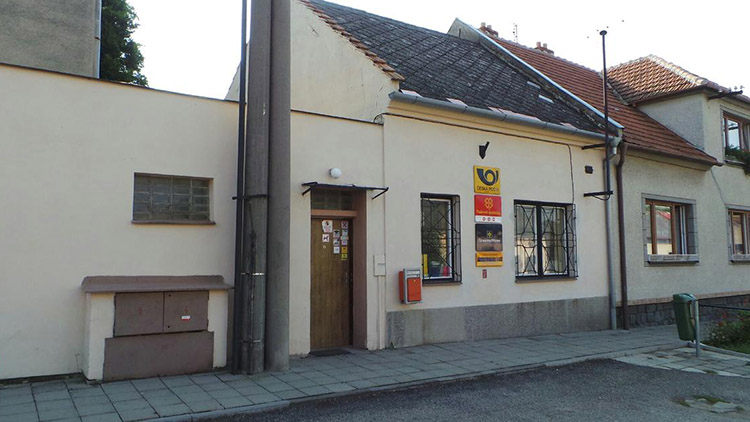 EXKLUZIVNĚ: Muž s pistolí přepadl poštu! KDE?