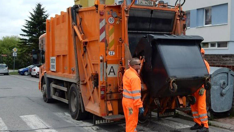 V Dobrochově vázne odvoz odpadu
