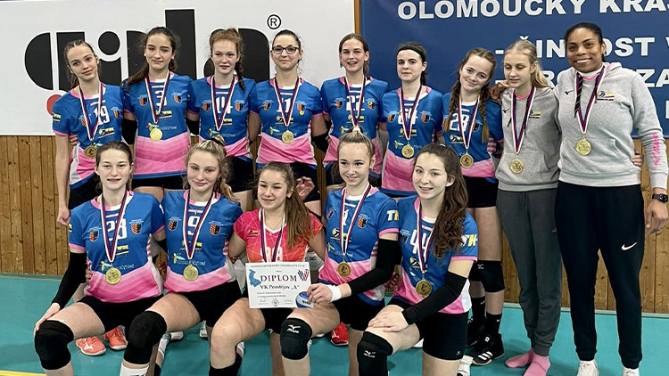 Starší žákyně VK vyhrály krajský přebor a tím postoupily na mistrovství republiky!