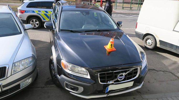 Totálně zpitý šofér v Kostelecké ulici