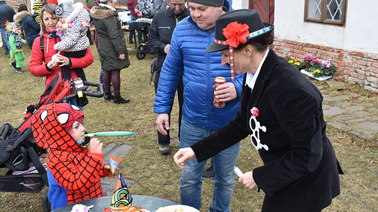 Na smržické faře vládl dětský karneval