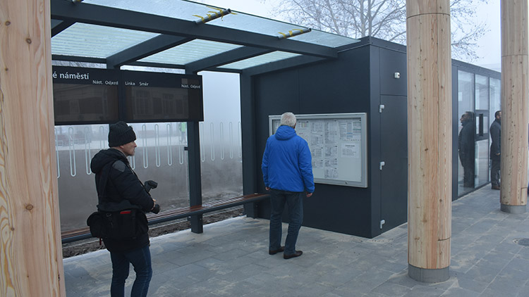 Na terminálu v neděli bez WC