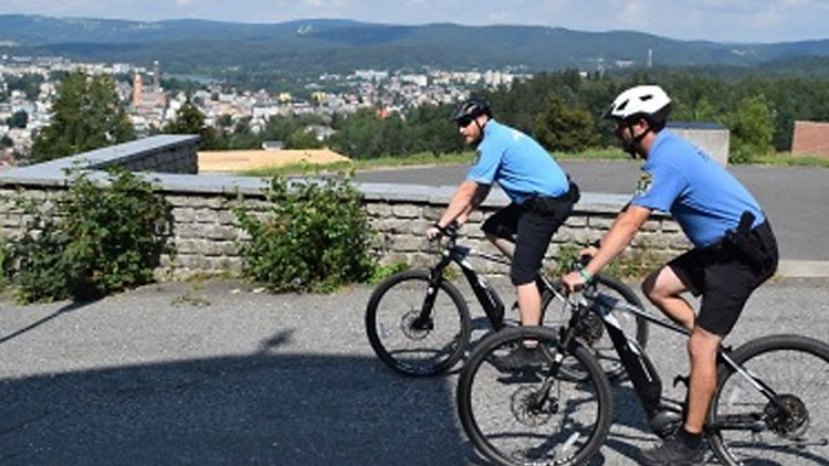 Kupte strážníkům kola!