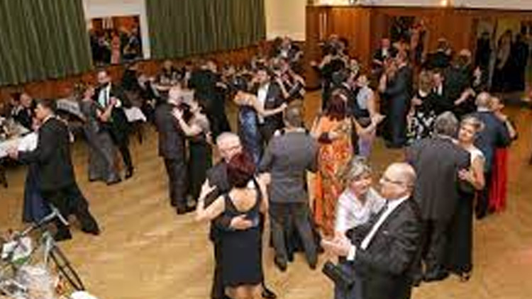 Městský ples až 23. dubna