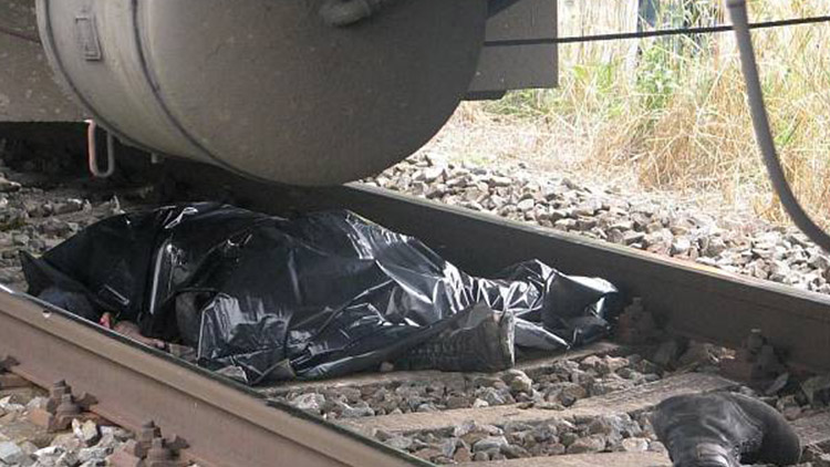 Neunesl smrt manželky,  SKOČIL POD VLAK!