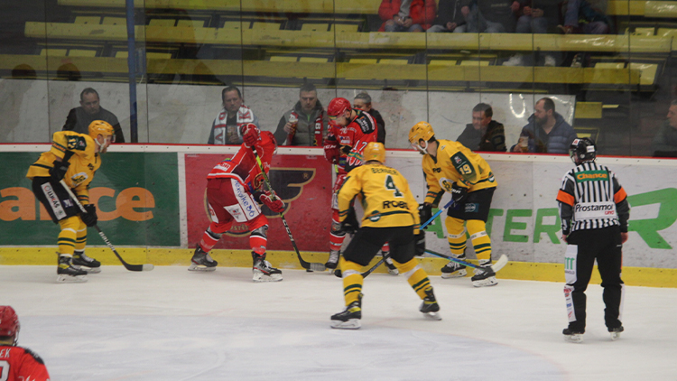 Konec! Jestřábi podlehli Valachům čtyřikrát a uzavřeli sezónu