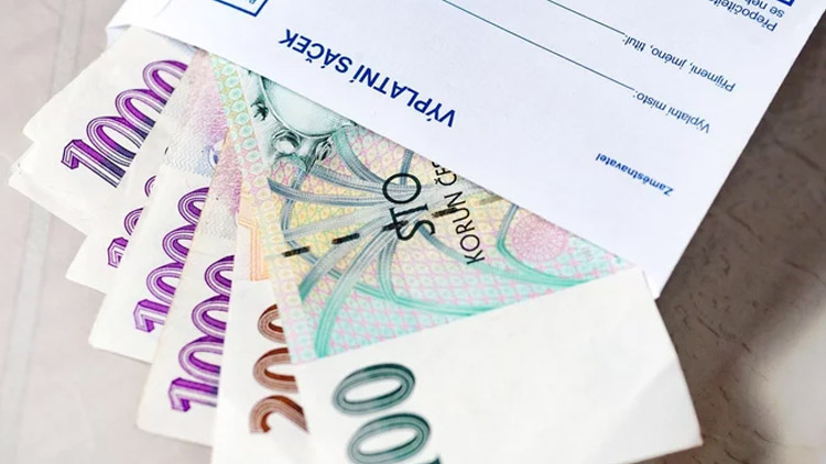 Průměrná hrubá mzda v kraji je  34 559 korun