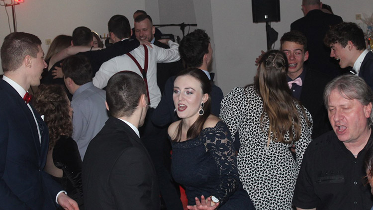 Fotbalisté Skalky zapařili na plese a chystají oslavy