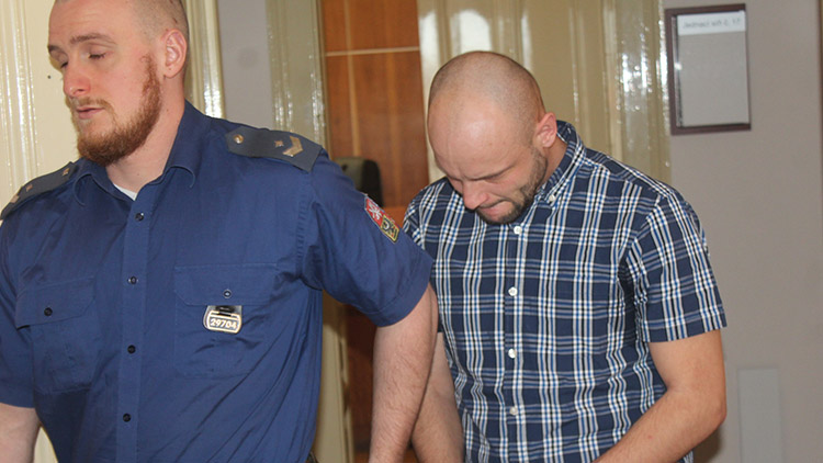 Boural v tátově autě, řidičák neřešil 