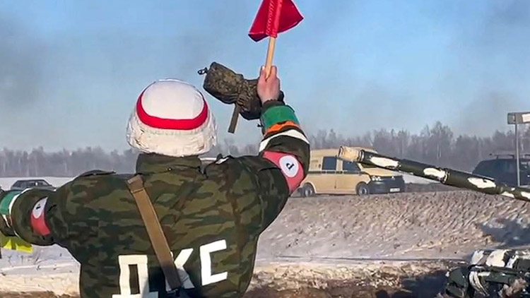 Šílené, ke zvracení. Pro část lidí je válka fake a utrpení hra