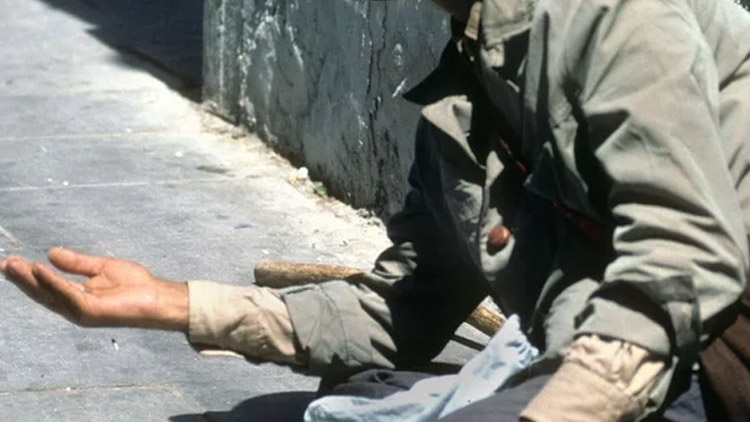 Vynadala mu kvůli pětikoruně