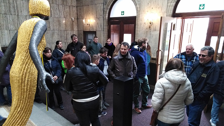 O prohlídku Národního domu byl enormní zájem