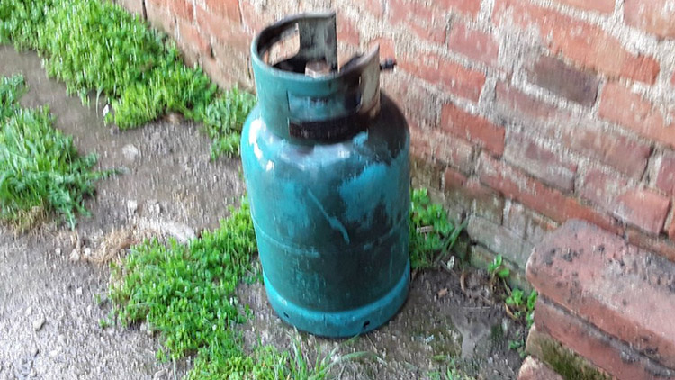 V Čechovicích hořela bomba!