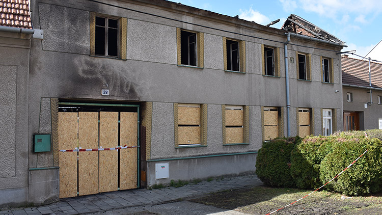 Majitelka si převzala dům v troskách