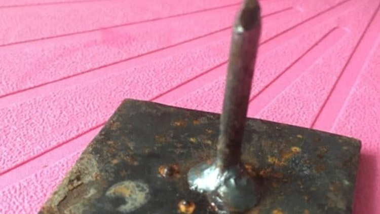 Poničená vozidla a zraněná žena!