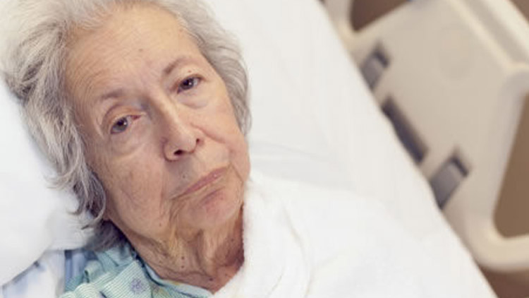 Stařenka si zlomila krček