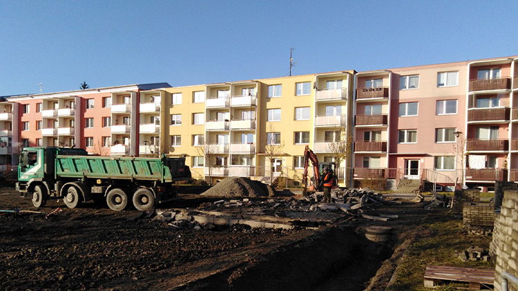 V Dobrovského ulici má být hotovo do srpna