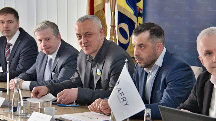 Začaly přípravy na stavbu vysokorychlostní tratě. Vlaky mají jezdit 320 km/h