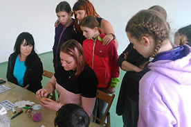 V držovickém obecním domě malovali kraslice