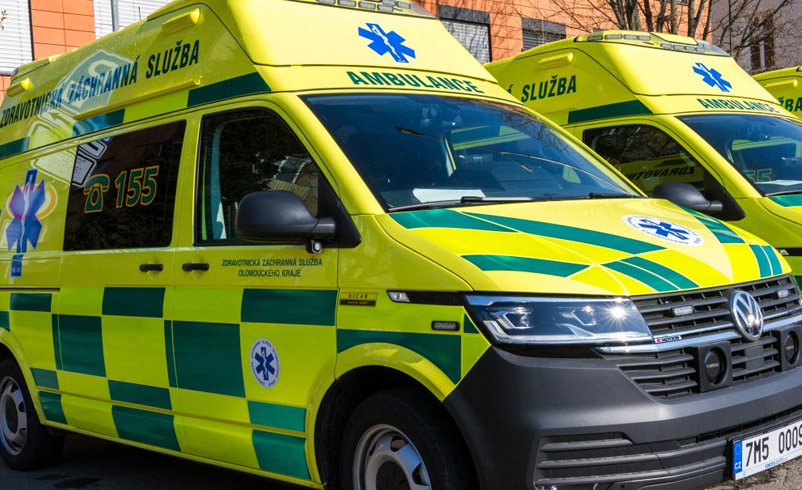 Záchranáři dostali moderně vybavené sanitky