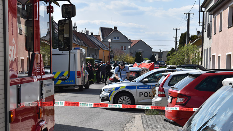 Mačetou rozsekal sourozence i tátu!