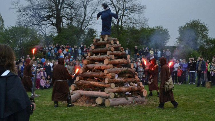 Pálení čarodějnic v Určicích