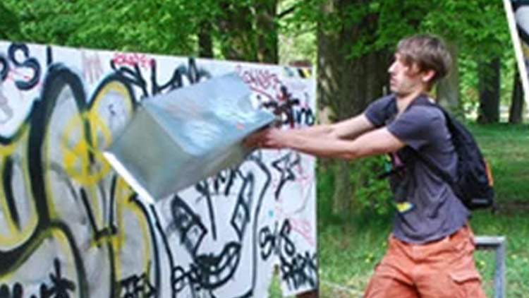 Vandal svůj čin napravil