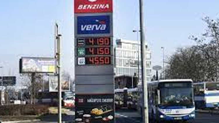 Auto odstavil. Na neurčito