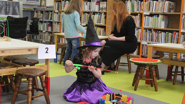 Čarodějnice obsadily prostějovskou knihovnu