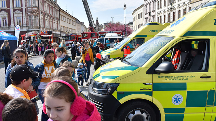 Přehlídku všech složek IZS minimálně 1 800 lidí