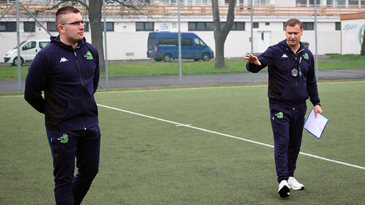 Janeček přebírá farmu Třince!