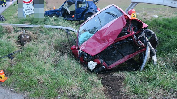 Nedal přednost, tři zranění