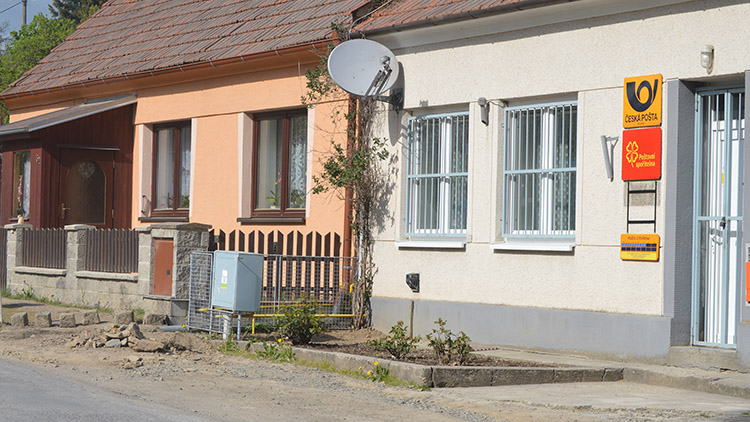 Bagr zmasakroval chodce!