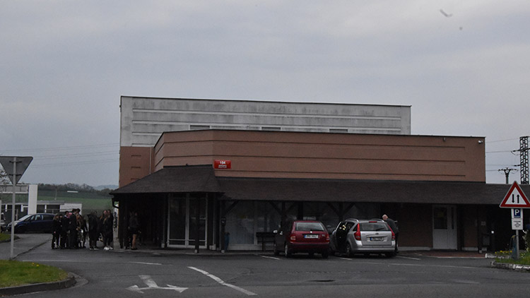 Brutální vybití rodiny plánoval,  příbuzné vykoupal v krvi...