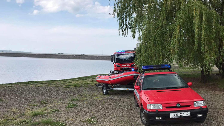 V přehradě se utopil muž