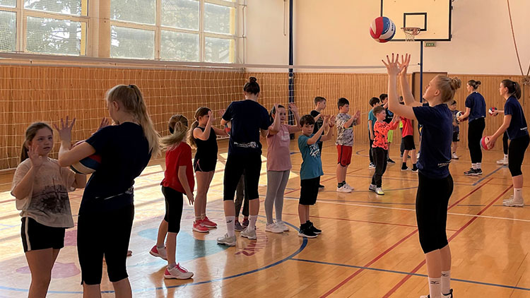 VK Prostějov zavítal s Ukázkovou hodinou  volejbalu na osm základních škol ve městě