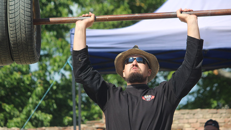 Do originálního siláckého šestiboje se zapojilo osm borců 