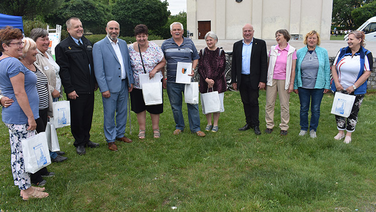 Senioři v Kolářových sadech soutěžili s vervou i humorem