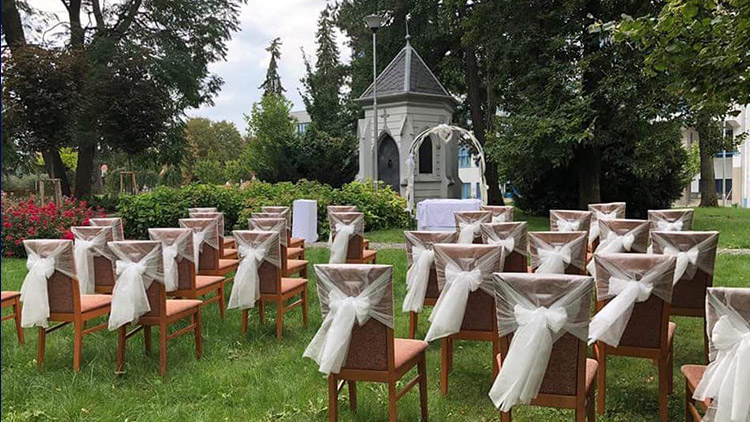 Svatbu lze mít i na bývalém hřbitově...