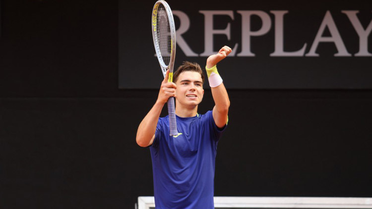 Kopřiva a Svrčina budou hrát o postup do finále