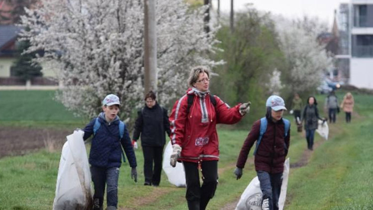 Dobrovolníci uklidí břehy říčky