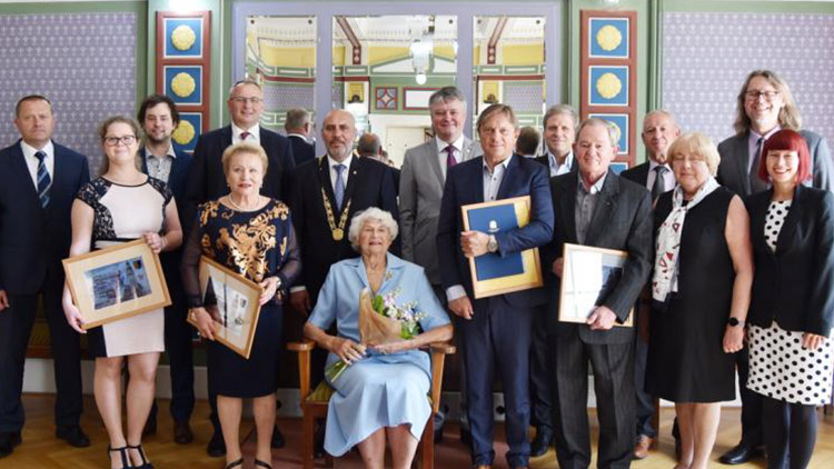 Ceny pro podnikatele roku v Prostějově  ovládly firmy Mubea a Oděvy Koutný