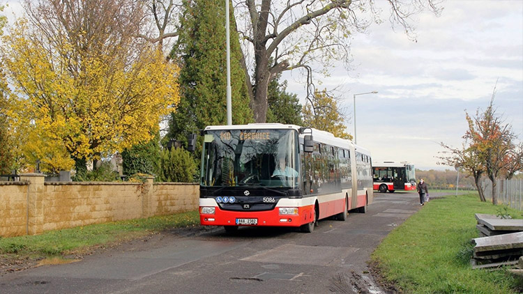 Říční ulice se rozšíří