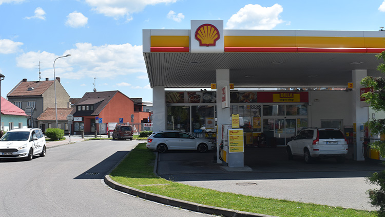 Zbourat benzínku Shell!